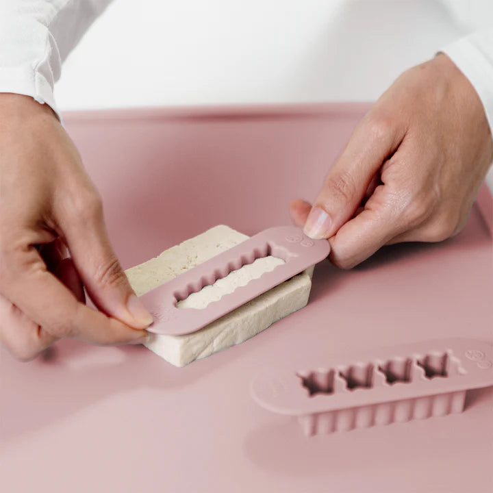 Ezpz - Baby Led Weaning food cutters, Blush