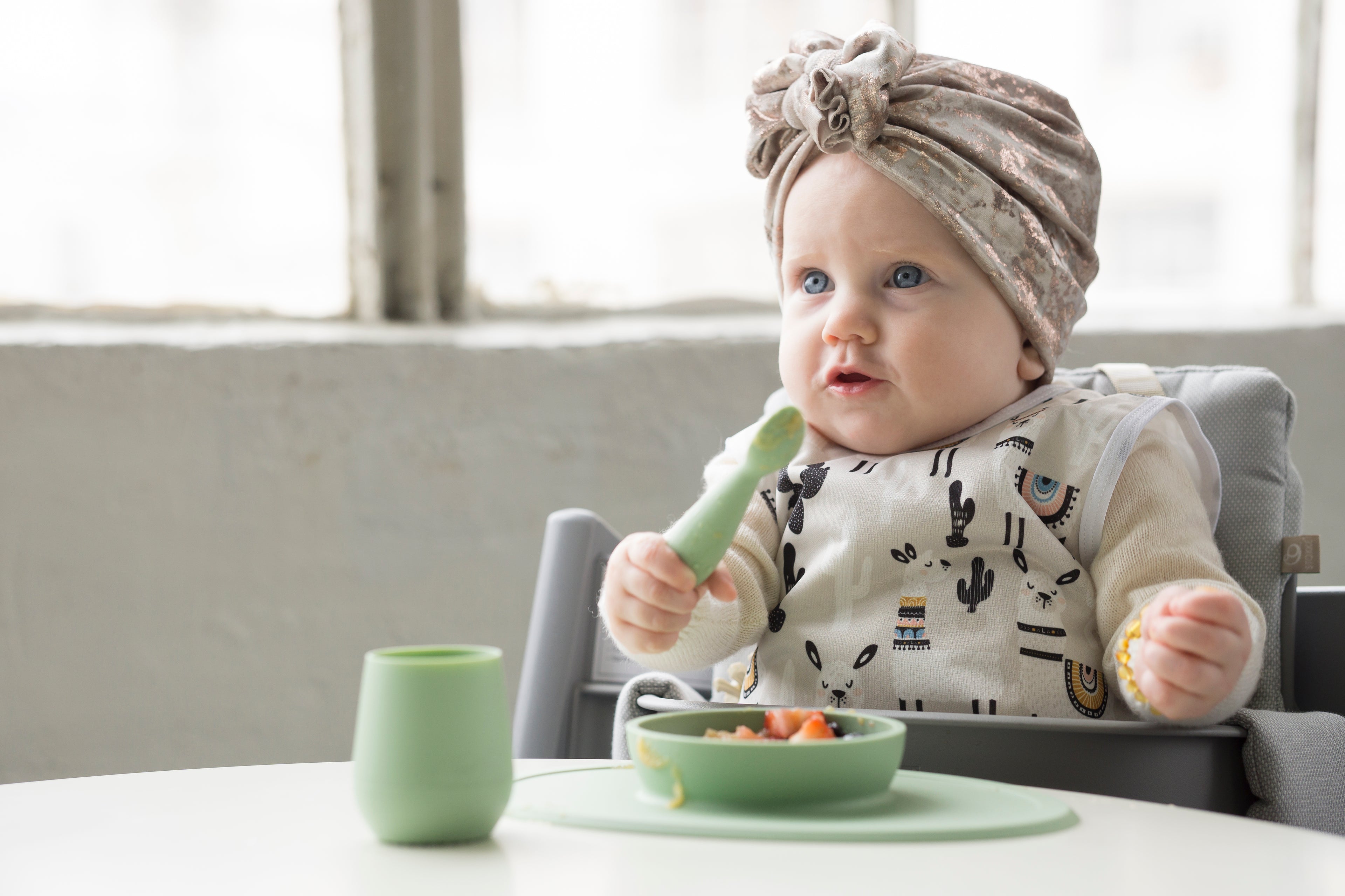 ezpz first foods set, sage. Matarstell fyrir börn. Skál, glas og skeiðar. 