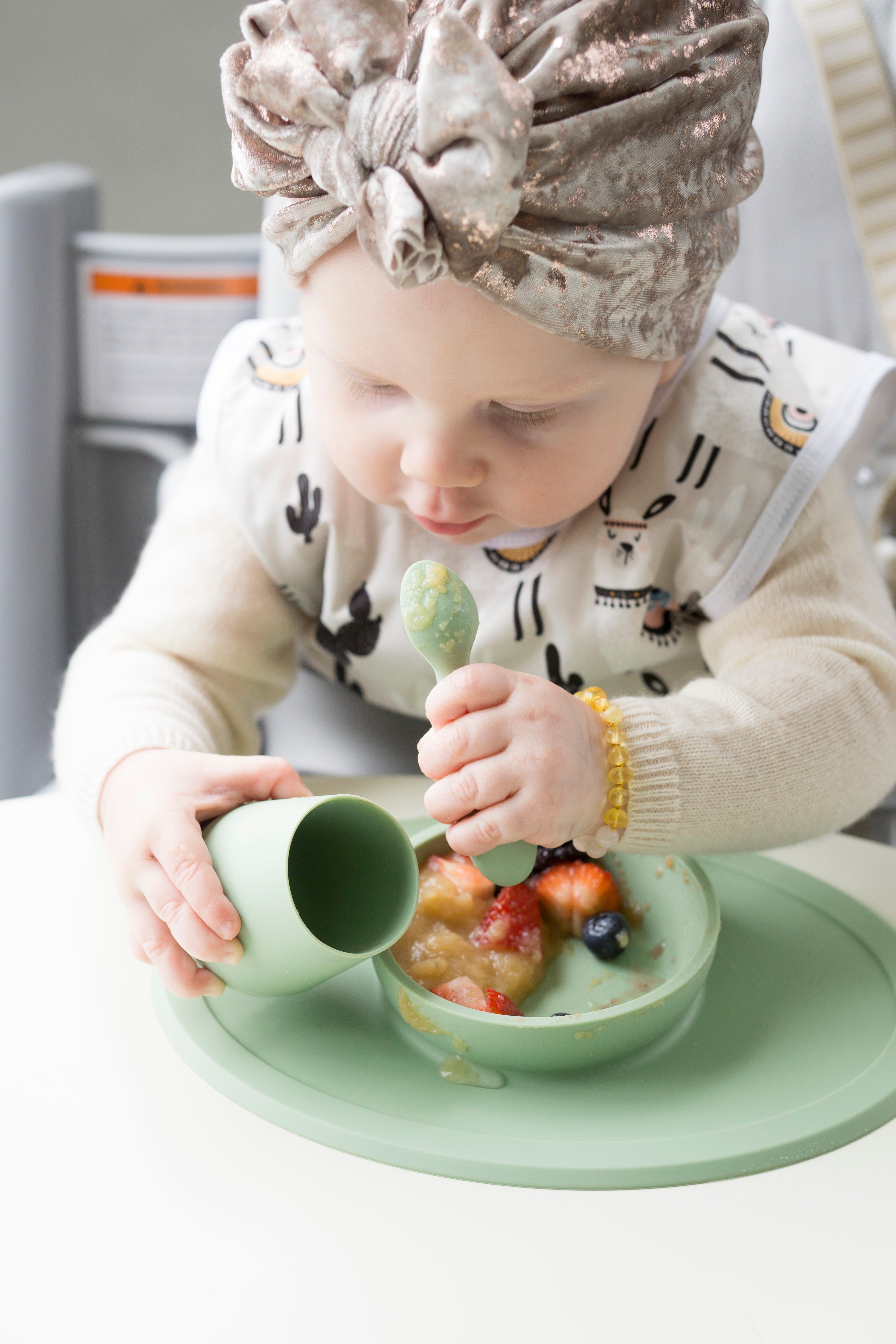 ezpz first foods set, sage. Matarstell fyrir börn. Skál, glas og skeiðar. 