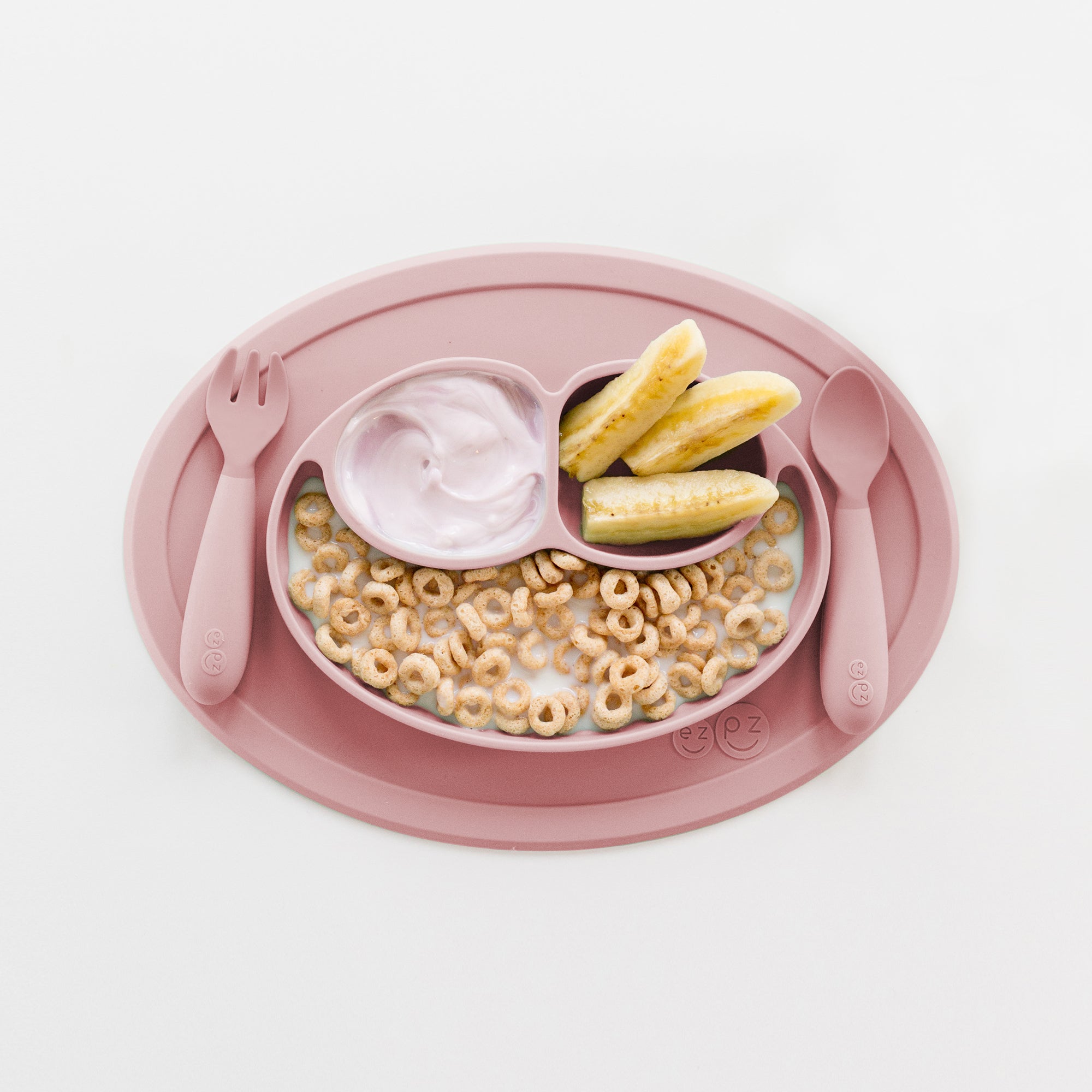 ezpz mini feeding set, blush. Matarstell fyrir börn. Diskur með sogskál og hnífapör. 